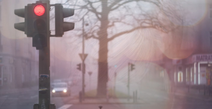 Es wird unterschieden zwischen Rotlichtverstoß und Haltelinienverstoß. Bei einem Bußgeldbescheid sollten Sie immer einen Nachweis anfordern. (Foto: zettberlin/photocase.de) 